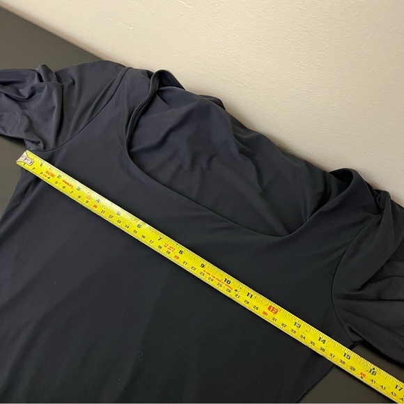 Abercrombie & Fitch Soft Matte Seamless Square Neck Bodysuit - Picture 10 of 12